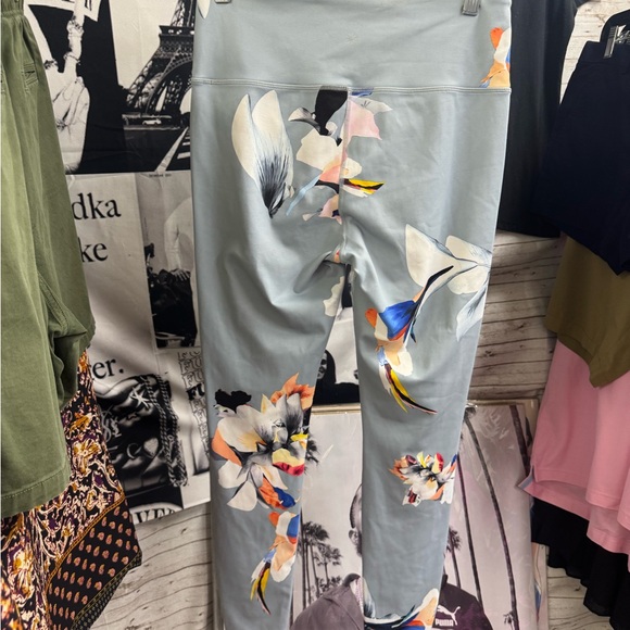 Athleta Gray Floral Leggings - Picture 4 of 4